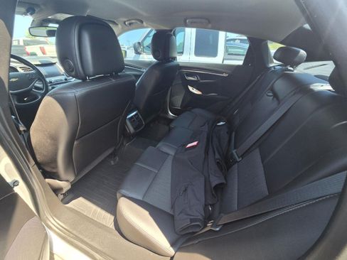 Used 2014 Chevrolet Impala LT w/ Convenience Package FWD image 9