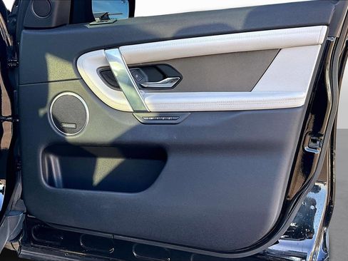 Used 2020 Land Rover Discovery Sport SE R-Dynamic image 15