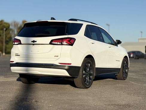 Used 2022 Chevrolet Equinox RS w/ LPO, Floor Liner Package image 8