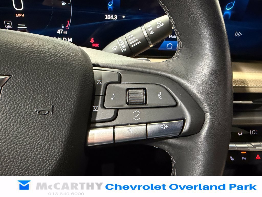Used 2024 Cadillac XT4 Luxury w/ Cold Weather Package FWD image 15