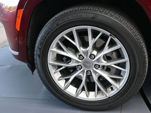 Used 2023 Jeep Grand Cherokee L Summit w/ Luxury Tech Group V image 35