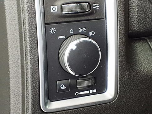 Used 2024 RAM 1500 Classic SLT AWD/4WD image 19