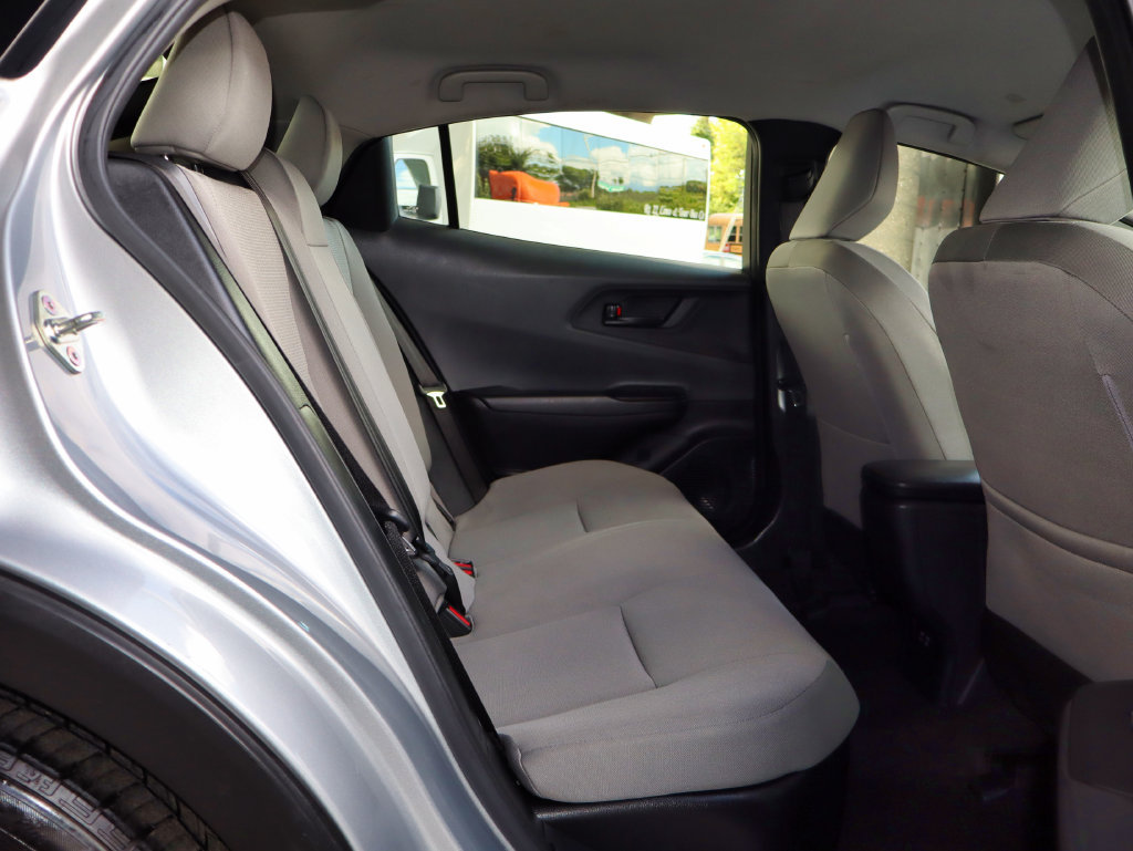 Used 2024 Toyota Prius LE AWD/4WD image 45