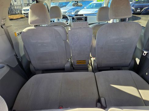 Used 2013 Toyota Sienna LE image 52
