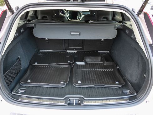 Used 2025 Volvo V60 B5 Cross Country Ultra w/ Protection Package Premier AWD/4WD image 26