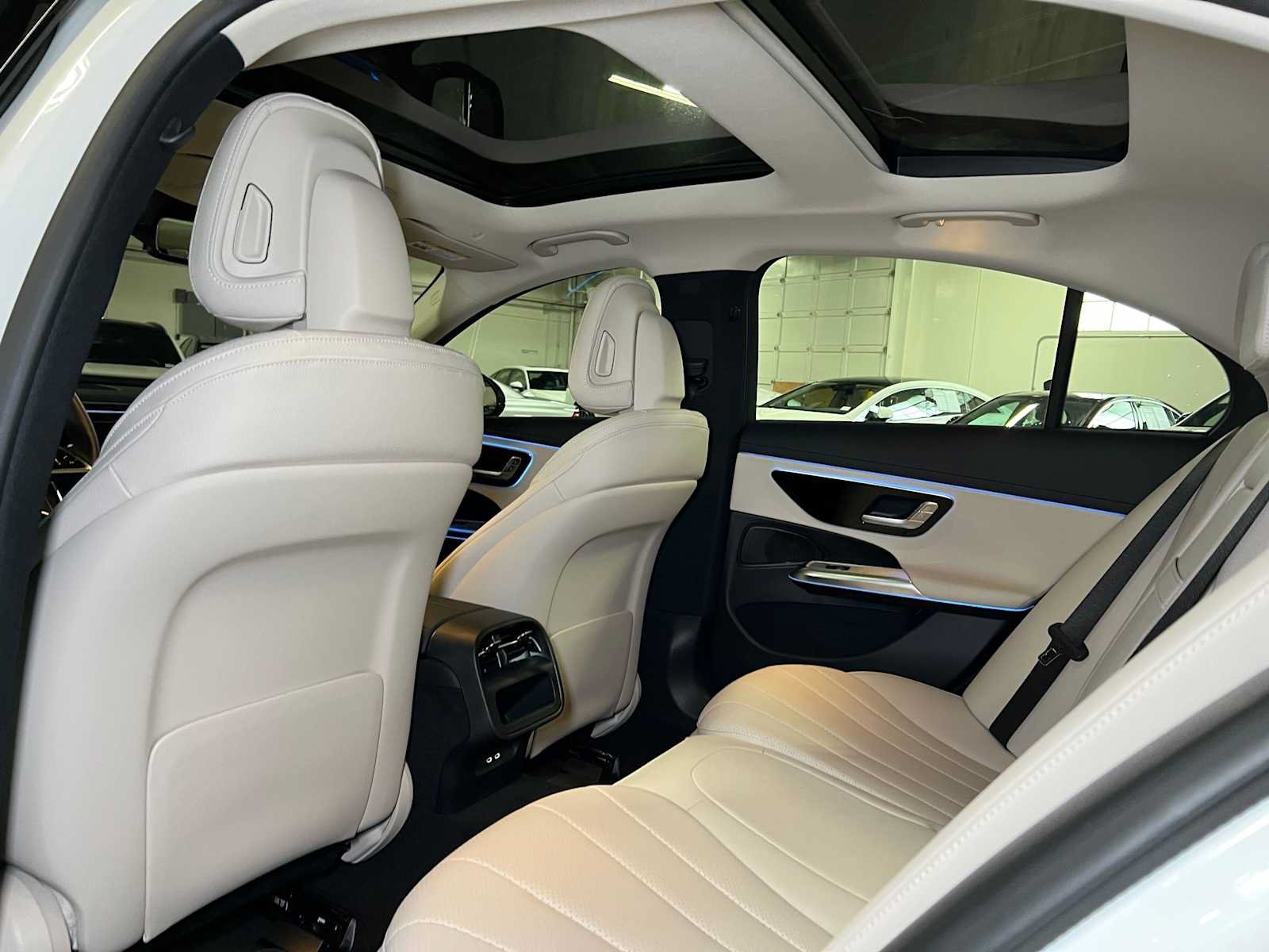 Used 2025 Mercedes-Benz E 350 Sedan image 18