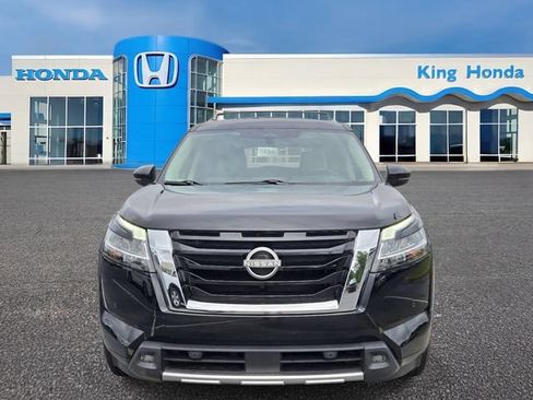 Used 2024 Nissan Pathfinder SL w/ Cargo Package FWD image 2