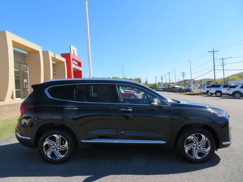 Used 2023 Hyundai Santa Fe SEL w/ Premium Package image 2