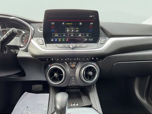 Used 2023 Chevrolet Blazer LT w/ Sound & Technology Package image 10