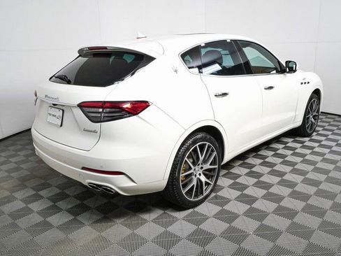 Used 2022 Maserati Levante GT AWD/4WD image 28