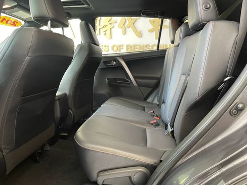 Used 2018 Toyota RAV4 SE w/ Power Extra Value Package FWD image 18