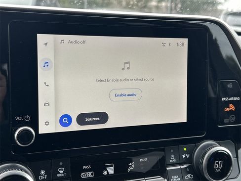 Used 2023 Toyota Highlander LE image 33