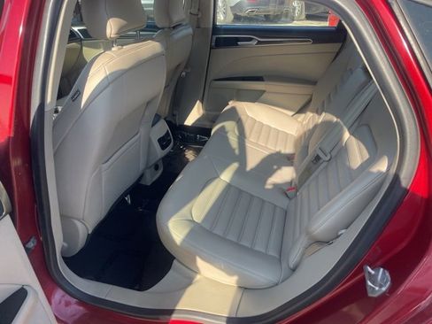 Used 2019 Ford Fusion SEL image 13