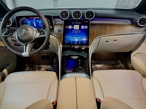 Used 2026 Mercedes-Benz GLC 300 image 35