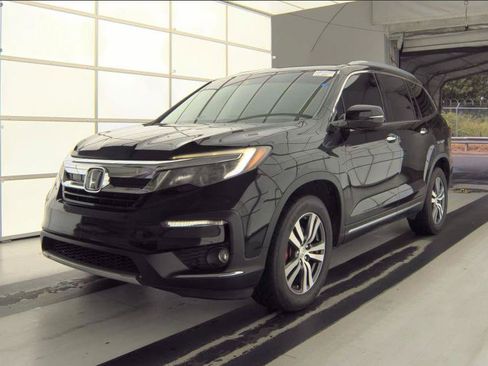 Used 2022 Honda Pilot Touring image 1
