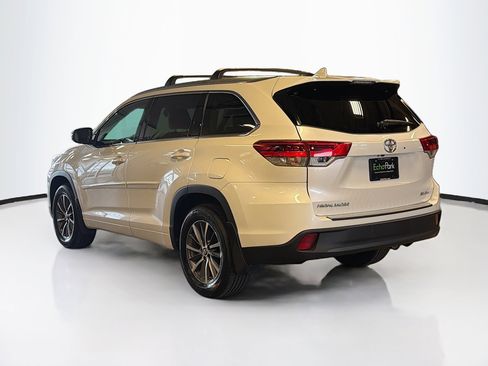 Used 2018 Toyota Highlander XLE w/ Protection Package #3 image 5