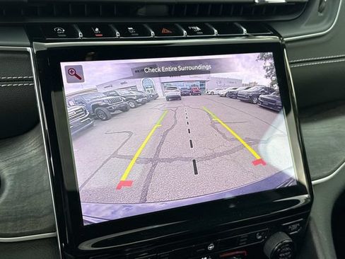 Certified 2023 Jeep Grand Cherokee Limited AWD/4WD image 22