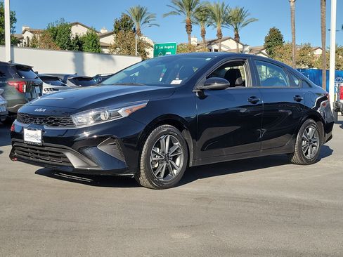 Used 2023 Kia Forte LXS w/ LXS Technology Package FWD image 16