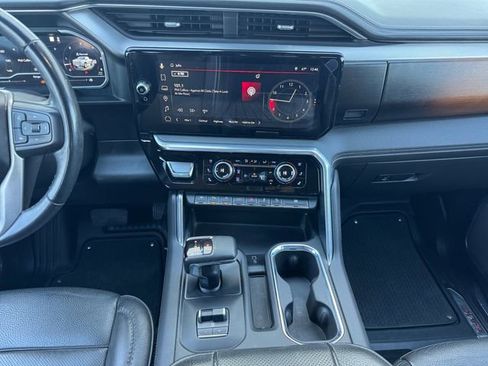 Certified 2023 GMC Sierra 1500 Denali image 3