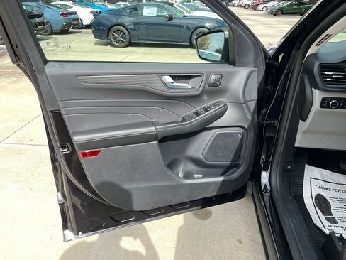 New 2025 Ford Escape SE w/ PHEV Premium Package image 15