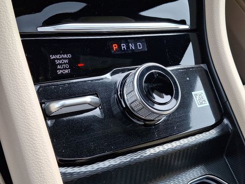 New 2025 Jeep Grand Cherokee Limited image 11