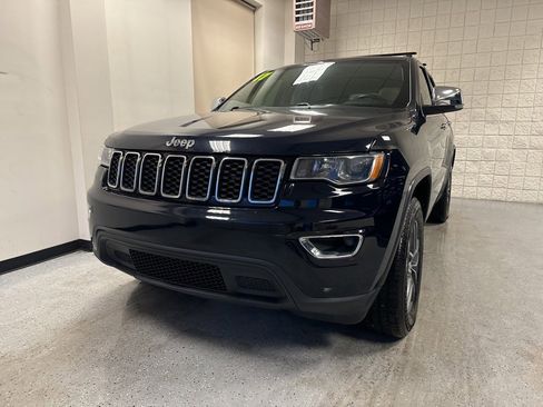 Used 2017 Jeep Grand Cherokee Limited w/ Trailer Tow Group IV image 38