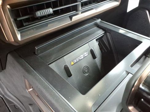 New 2025 GMC Hummer EV 2X image 15