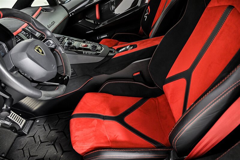 Used 2019 Lamborghini Aventador SVJ AWD/4WD image 35