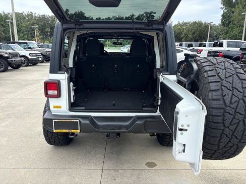 Used 2018 Jeep Wrangler Unlimited Sport S AWD/4WD image 30