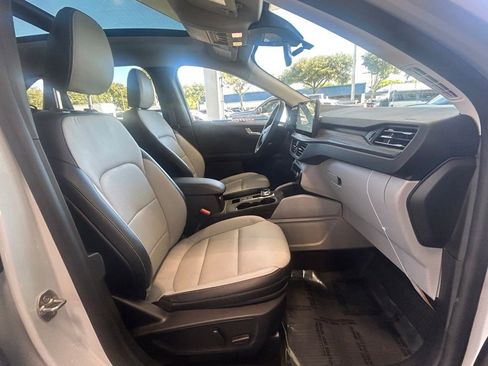 Used 2025 Ford Escape Platinum w/ Class II Trailer Tow Package image 23