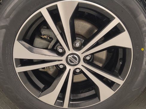 Used 2023 Nissan Sentra SV FWD image 31