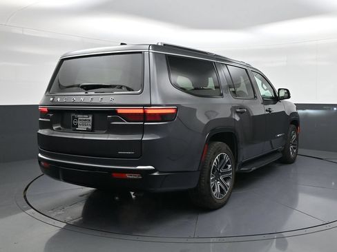 Used 2024 Jeep Wagoneer Series II w/ Flexible Seating Group AWD/4WD image 7
