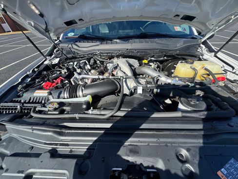 Used 2020 Ford F350 Lariat w/ Lariat Ultimate Package image 9