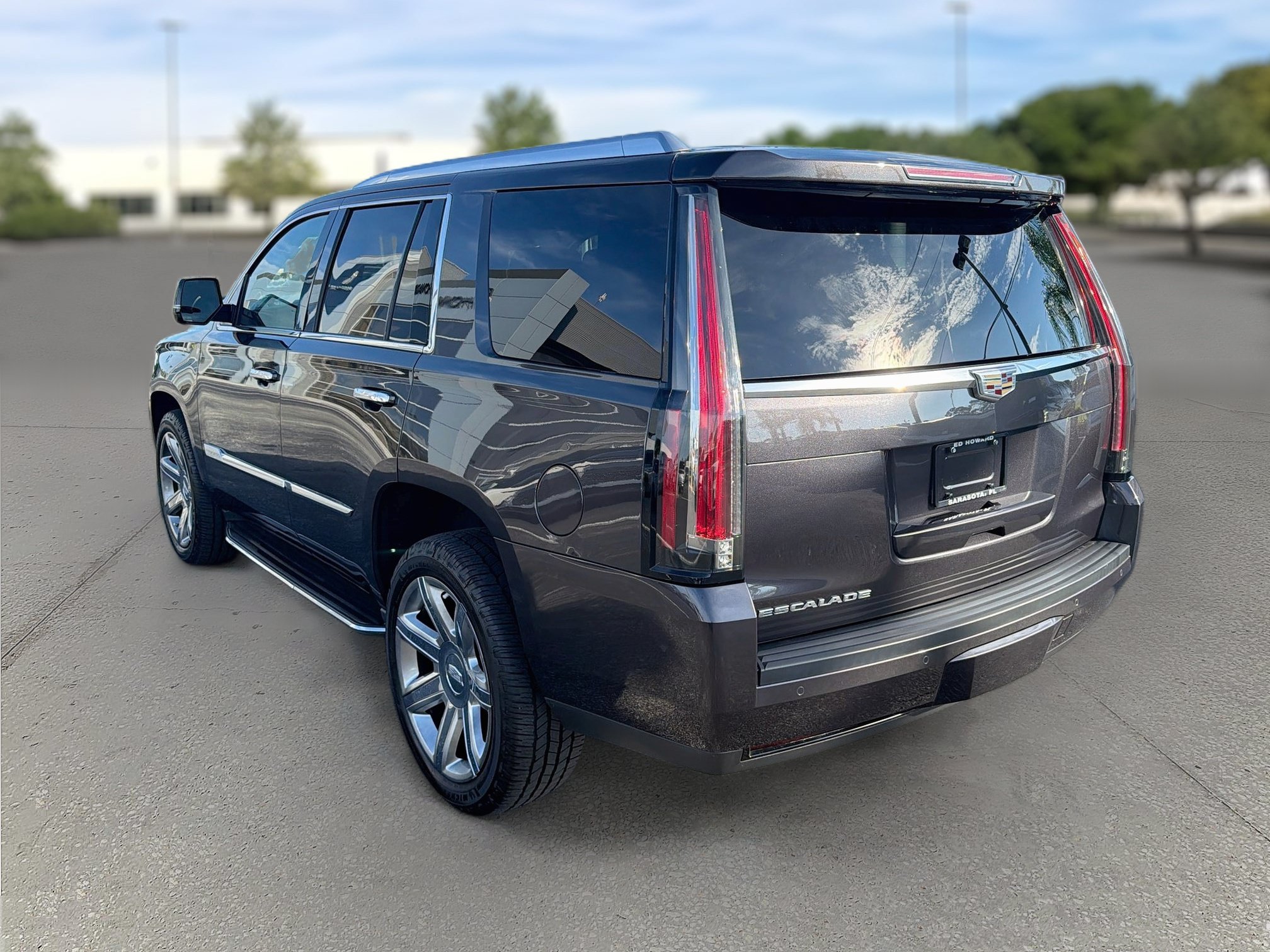 Used 2016 Cadillac Escalade Luxury AWD/4WD image 5