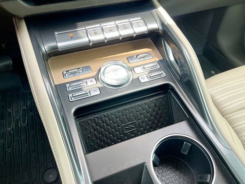 Used 2025 Lincoln Nautilus Reserve AWD/4WD image 36