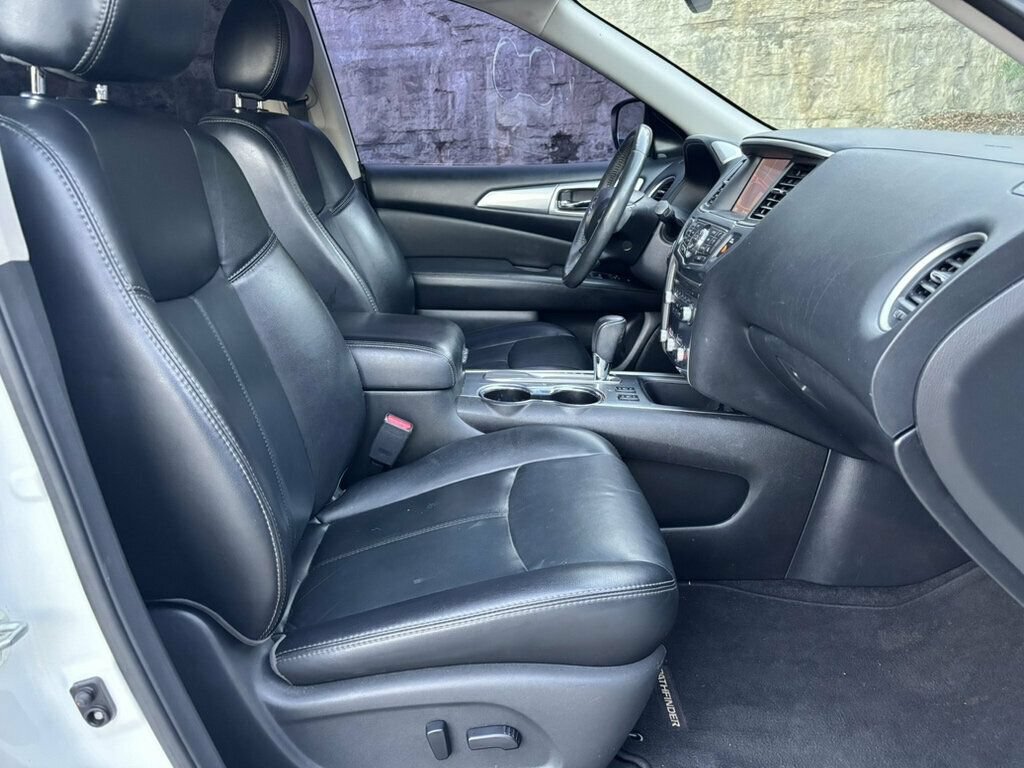 Used 2018 Nissan Pathfinder SL FWD image 14