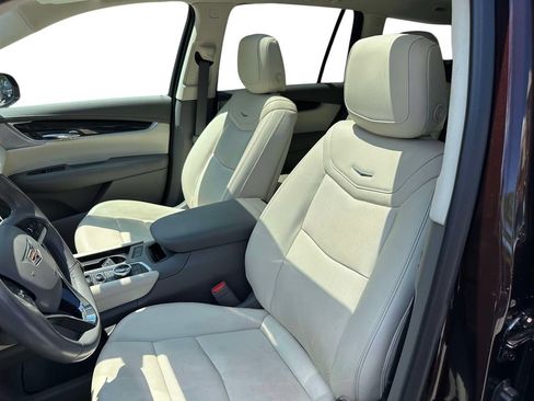 Used 2020 Cadillac XT6 Premium Luxury AWD/4WD image 11