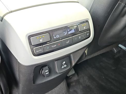 Used 2021 Hyundai Palisade SEL w/ Premium Package AWD/4WD image 29