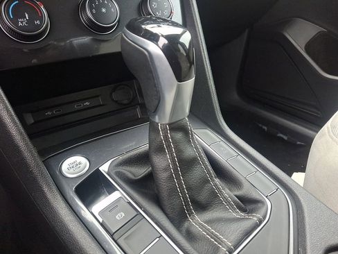 Used 2024 Volkswagen Tiguan S image 15