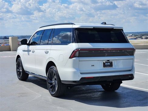 New 2025 Lincoln Navigator Reserve w/ Jet Appearance Package image 5