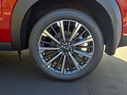 New 2026 Nissan Pathfinder Platinum AWD/4WD image 9
