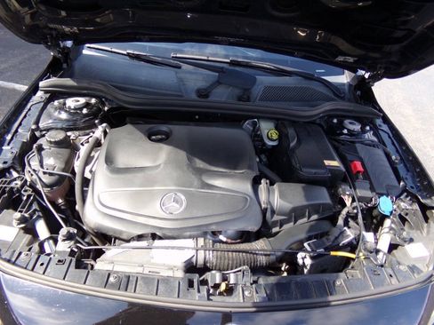 Used 2016 Mercedes-Benz GLA 250 image 32