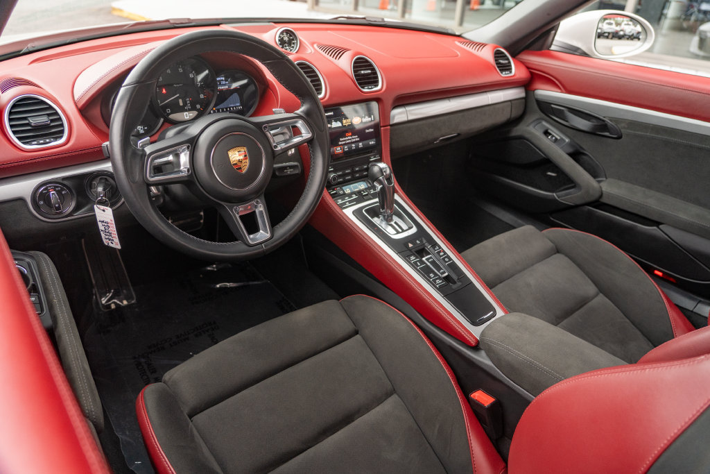 Used 2022 Porsche 718 Boxster Spyder RWD image 16
