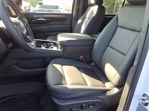 New 2026 Chevrolet Suburban LT w/ Comfort Package image 6