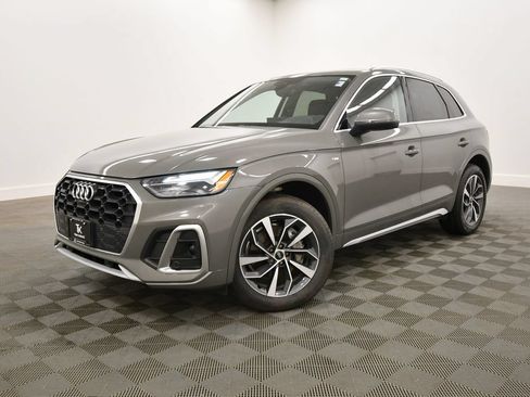 Used 2023 Audi Q5 2.0T Premium Plus w/ Premium Plus Package AWD/4WD image 2