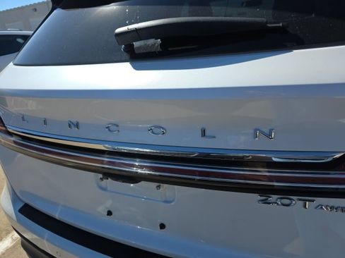 Used 2019 Lincoln Nautilus Select image 10