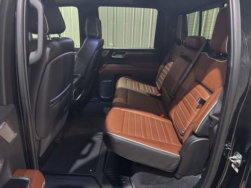 Used 2025 GMC Sierra 3500 Denali Ultimate image 17
