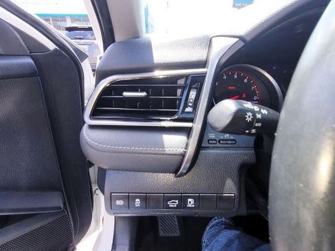 Used 2022 Toyota Camry XSE FWD image 18