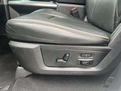 Used 2018 RAM 1500 Limited image 11