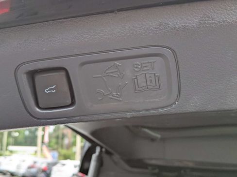 Used 2024 Ford Expedition XLT RWD image 14